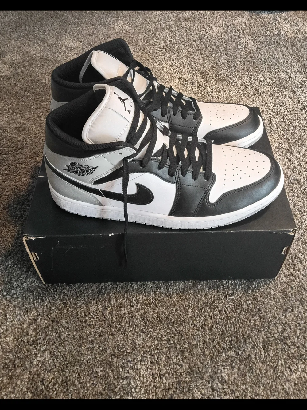 Nike Jordan Air Jordan 1 Mid Barons Black White Gray Mens Size 11